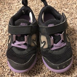 Nike size 10c little girls shoes